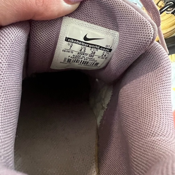 Nike Air Max 90s Speckled Purple Sneakers - Picture 6 of 7